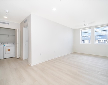 5579 Millenia Park Blvd - Photo Thumbnail 9