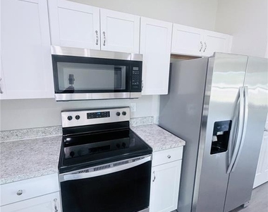 13439 Sw 106th Place - Photo Thumbnail 21