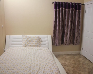 6935 Brescia Way - Photo Thumbnail 7