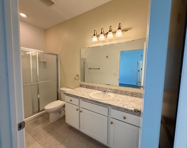 2021 Hemingway Circle - Photo Thumbnail 6