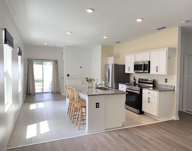 2021 Hemingway Circle - Photo Thumbnail 2