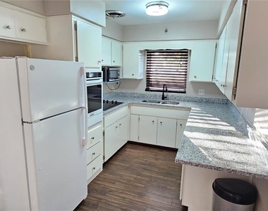 5935 Antilla Drive - Photo Thumbnail 3