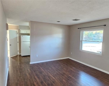 5935 Antilla Drive - Photo Thumbnail 2