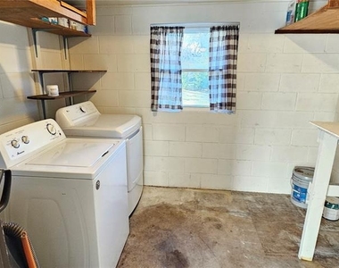 5935 Antilla Drive - Photo Thumbnail 11