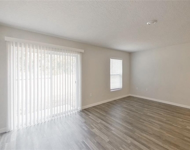 8755 N Nobleton Way - Photo Thumbnail 6
