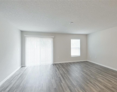 8755 N Nobleton Way - Photo Thumbnail 5