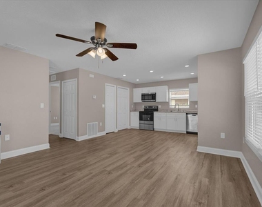 324 Avenue Y Ne - Photo Thumbnail 12
