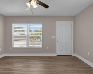 324 Avenue Y Ne - Photo Thumbnail 6