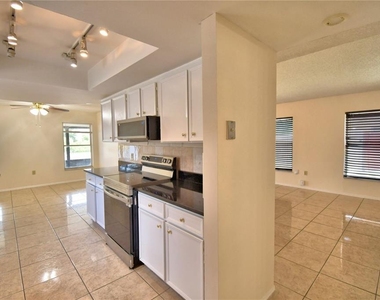 11701 Minto Court - Photo Thumbnail 18