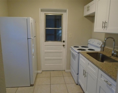 131 Lemon Lane - Photo Thumbnail 4