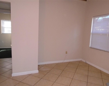 131 Lemon Lane - Photo Thumbnail 3
