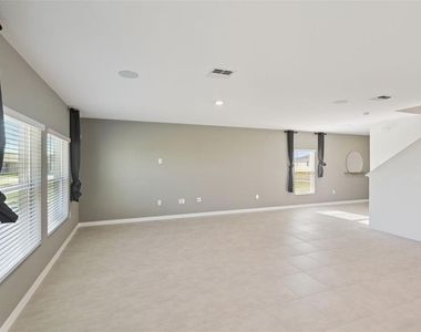 4904 Bluebell Court - Photo Thumbnail 12