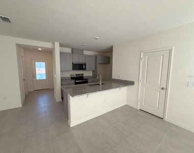 16607 Luminary Loop - Photo Thumbnail 2