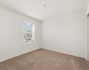 16607 Luminary Loop - Photo Thumbnail 12