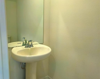 16305 Bird Of Paradise Avenue - Photo Thumbnail 5