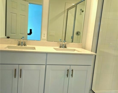 16305 Bird Of Paradise Avenue - Photo Thumbnail 30