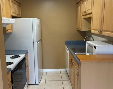 5109 Eaglesmere Drive - Photo Thumbnail 4