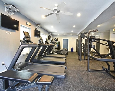 206 E South Street - Photo Thumbnail 30