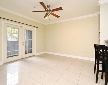 206 E South Street - Photo Thumbnail 10