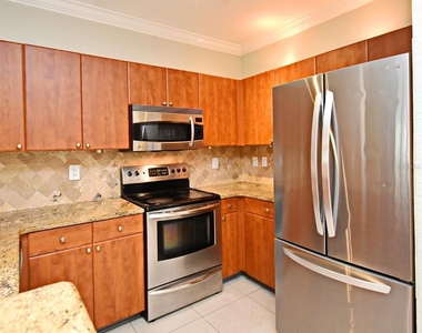 206 E South Street - Photo Thumbnail 1