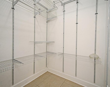 206 E South Street - Photo Thumbnail 19