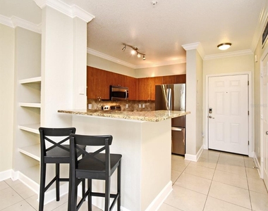 206 E South Street - Photo Thumbnail 7