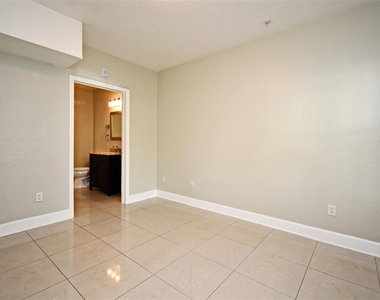 206 E South Street - Photo Thumbnail 20