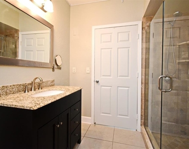 206 E South Street - Photo Thumbnail 16