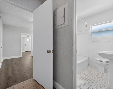 2510 Boyd Avenue - Photo Thumbnail 7