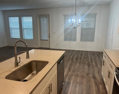 2716 Bolzano Drive - Photo Thumbnail 6