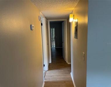 2365 Oak Park Way - Photo Thumbnail 11