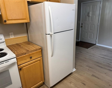 2365 Oak Park Way - Photo Thumbnail 8