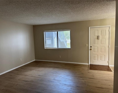2365 Oak Park Way - Photo Thumbnail 5