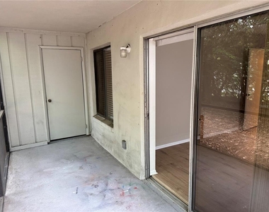 2365 Oak Park Way - Photo Thumbnail 19