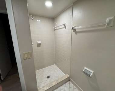 2365 Oak Park Way - Photo Thumbnail 13