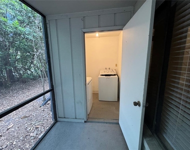 2365 Oak Park Way - Photo Thumbnail 21