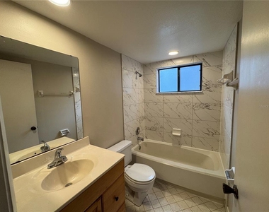2365 Oak Park Way - Photo Thumbnail 10
