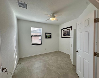 10027 Crooked Creek Drive - Photo Thumbnail 18