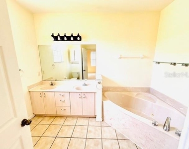 14201 Indian Creek Drive - Photo Thumbnail 11