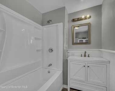 1502 Church (2nd Flr) Avenue - Photo Thumbnail 4