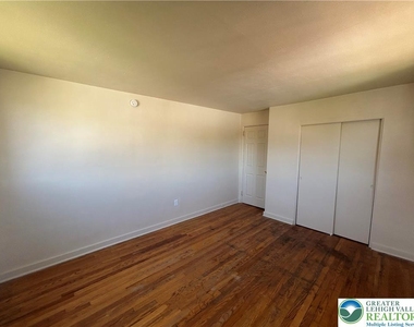 831 N 20th Street - Photo Thumbnail 8