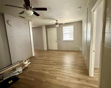 649 Ne Waldo Road - Photo Thumbnail 1