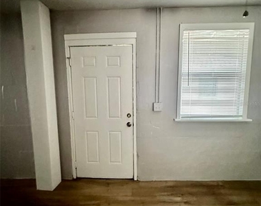 649 Ne Waldo Road - Photo Thumbnail 13