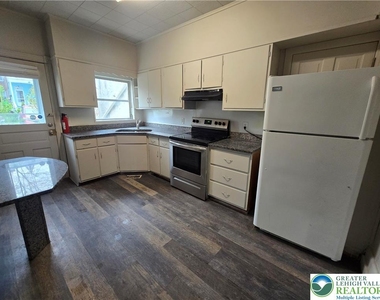 1437 Webster Street - Photo Thumbnail 4