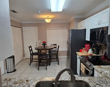 2636 Sw 35th Place - Photo Thumbnail 6