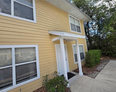 2636 Sw 35th Place - Photo Thumbnail 1