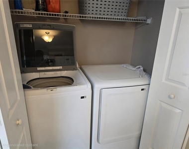 2636 Sw 35th Place - Photo Thumbnail 8