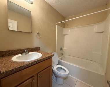 601 Hardy Street - Photo Thumbnail 3