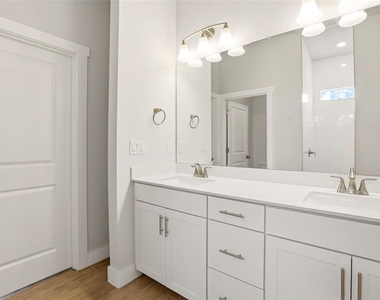 870 Columbia Street - Photo Thumbnail 30