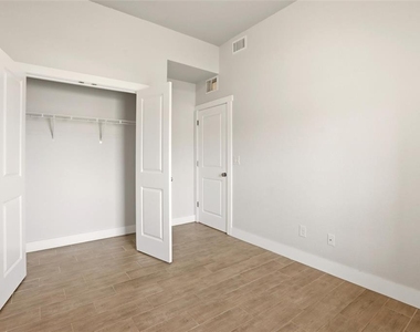 870 Columbia Street - Photo Thumbnail 34